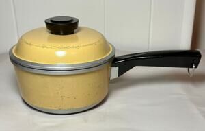 Vintage Aluminum Sears “Club” Harvest Gold 1.5 QT Sauce Pot w/ Lid USA